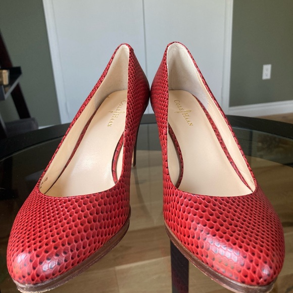 COLE HAAN Sz 6 B Bethany Grand OS Snakeskin Embossed Pumps Heels D38994 Red - Picture 4 of 14